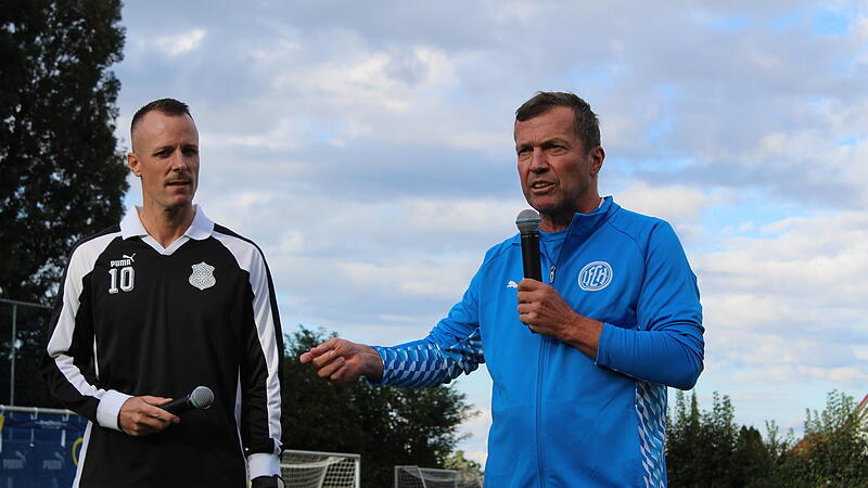 Lothar Matthäus (re.) hat sich bei seinem Jugendklub FC Herzogenaurach den Nachwuchsspielern in fünf Disziplinen gestellt. Lothar Matthäus (re.) hat sich bei seinem Jugendklub FC Herzogenaurach den Nachwuchsspielern in fünf Disziplinen gestellt.
