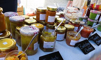 Genussmeile, verkaufsoffener Sonntag und Ford-Treffen