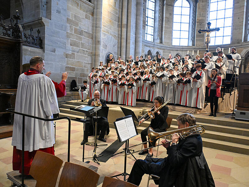 Musik darf an Fronleichnam nicht fehlen, wie hier 2024 im Bamberger Dom.