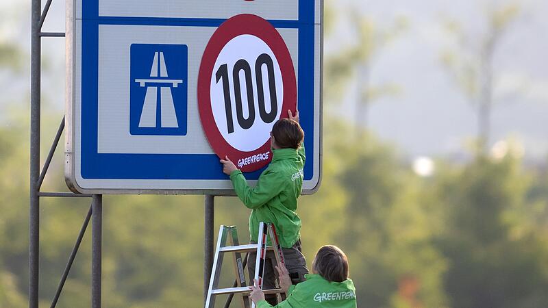 Greenpeace-Aktion für Tempolimit auf Autobahnen Greenpeace-Aktion für Tempolimit auf Autobahnen