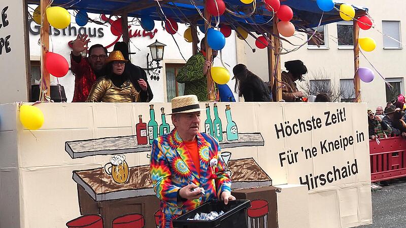 Fast zweieinhalb Stunden lang dauerte am Sonntag (19. Februar) der große Häschaader Faschingszug in Hirschaid im Landkreis Bamberg. Rund 40 Gruppen waren dabei. Insbesondere das Hirschaider Kneipensterben wurde thematisiert.