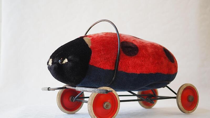 Der Marienk&auml;fer wurde als Reittier f&uuml;r Kinder im Alter von ein bis zwei Jahren gebaut.