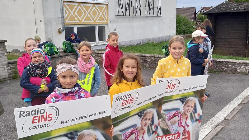 Schüler in Neundorf (Landkreis Coburg) bitten um mehr Rücksicht im Straßenverkehr