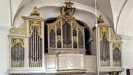 Der schöne Schein beim Blick auf den historischen Prospekt trügt: Die 1732 fertiggestellte Orgel in der Schlosskirche von Lahm ist dringend sanierungsbedürftig.