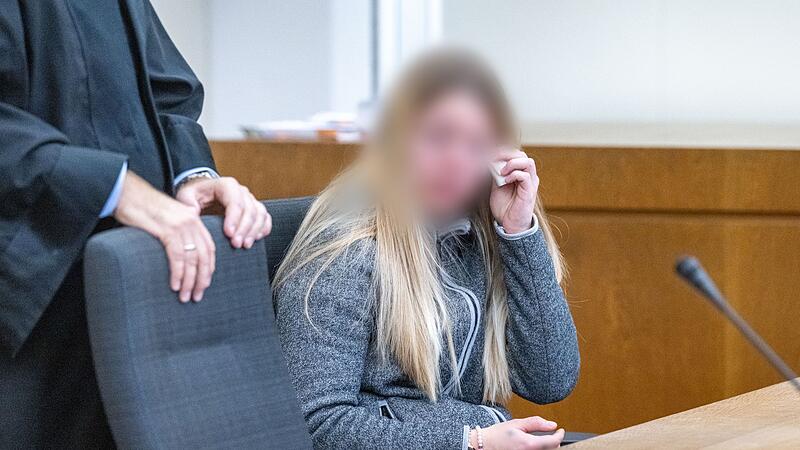 Frau wegen Totschlags an Partner vor Gericht Frau wegen Totschlags an Partner vor Gericht