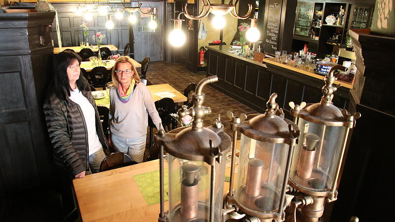 F&uuml;r alte Bamberger noch immer die Gesichter des Weissbierhauses in der K&ouml;nigstra&szlig;e: Marietta Seeger und Barbara Rottenfu&szlig;er 2018