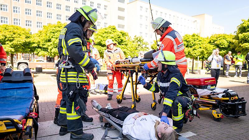 Katastrophenschutzübung "Löwenzahn" Katastrophenschutzübung "Löwenzahn"