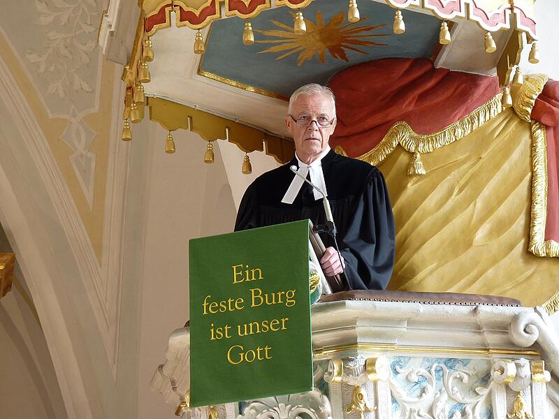 Für Pfarrer Andreas Sauer ist dies die letzte Predigt in der St.-Oswald-Kirche in Lonnerstadt.