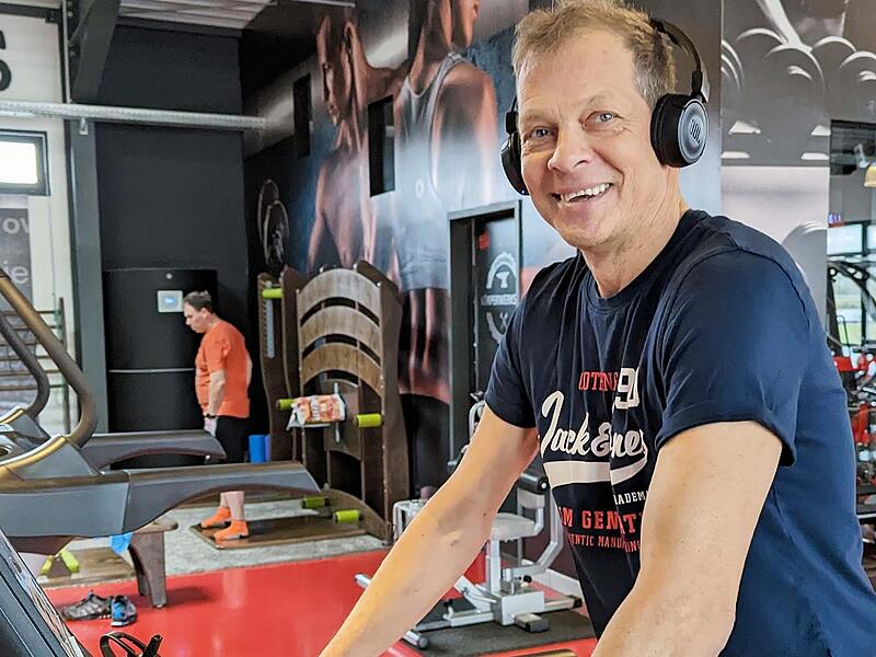 Ausdauertraining im Fitnessstudio für den Organspendelauf: Michael Heiden hat sich zum Ziel gesetzt, die 10-Kilometer-Strecke zu bewältigen.
