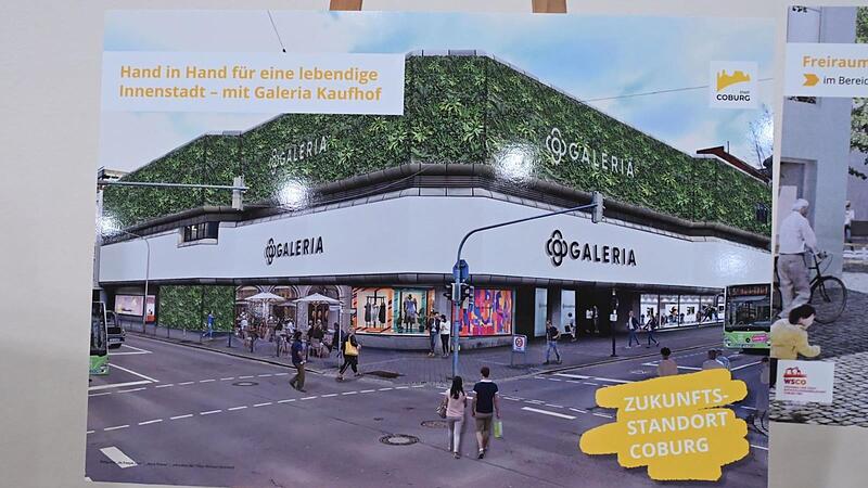 Noch da, aber anders: Diese Vision des Kaufhauses präsentierten die „Stadtmacher“ am Dienstagabend. Die Staffelei steht nun in einem Schaufenster des Kaufhauses.
