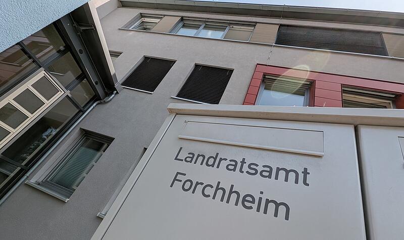 Im Kreis Forchheim herrscht 2026 die h&ouml;chste Kreisumlage der Landkreisgeschichte. Das hat harte Folgen f&uuml;r die Gemeinden.