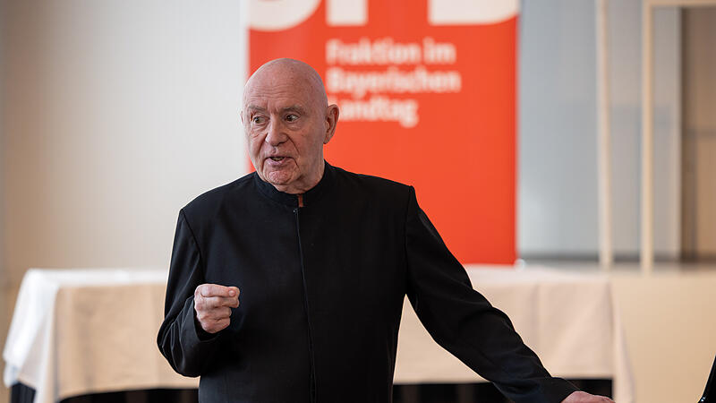Christoph Eschenbach ist Pianist und Dirigent. Jetzt zeichnete ihn die SPD-Fraktion im Bayerischen Landtag mit ihrem Europa-Preis aus.