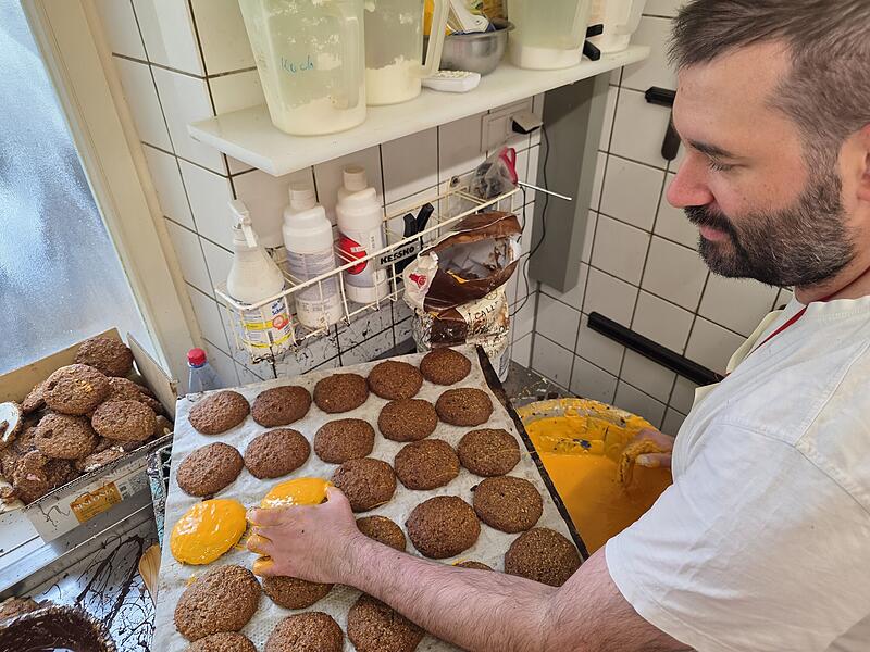 Farbenfroh: D&uuml;ll schw&ouml;rt auch auf Orangen-Schokolade.