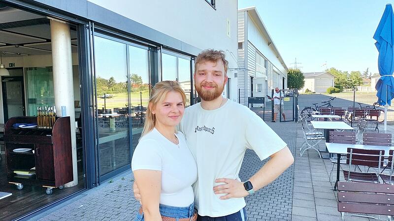 Florina Didita und Max Hartlieb betreiben seit f&uuml;nf Jahren das &bdquo;Azzuro&ldquo; am Bamberger Flugplatz.