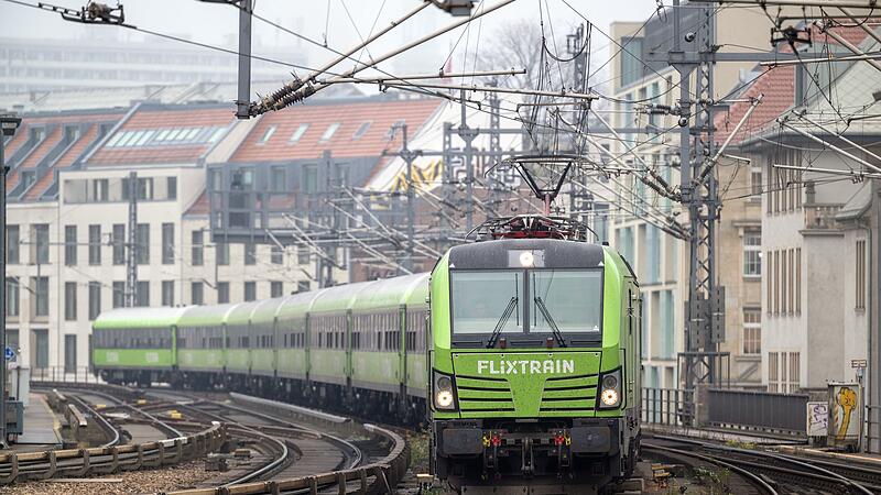 Stadtansicht Berlin - Bahnhof Friedrichstraße Stadtansicht Berlin - Bahnhof Friedrichstraße