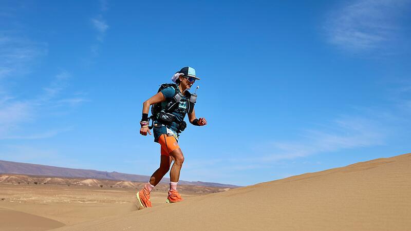 Silke Leikheim meistert Trans-Sahara-Marathon in Marokko