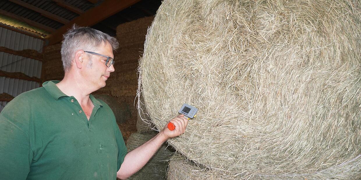 Landkreis Bad Kissingen: Ein Problem für Landwirte, trockenes Heu, das ...