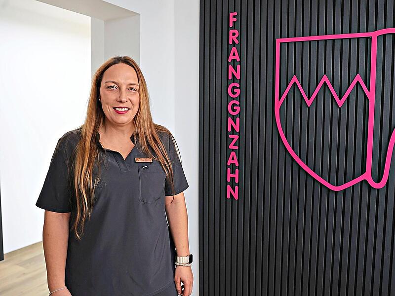 Petra Schmidt-Holzer hat ihre Praxis „Franggnzahn“ genannt. Inzwischen ist der Ansturm so groß, dass sie einen Aufnahmestopp verhängt hat. Sonny Adam Petra Schmidt-Holzer hat ihre Praxis „Franggnzahn“ genannt. Inzwischen ist der Ansturm so groß, dass sie einen Aufnahmestopp verhängt hat. Sonny Adam