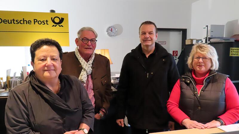 Maria und Jürgen Fusshöller (v. l.) mit ihrer Mitarbeiterin Sigrid Bannert (r.) und Guido Geis