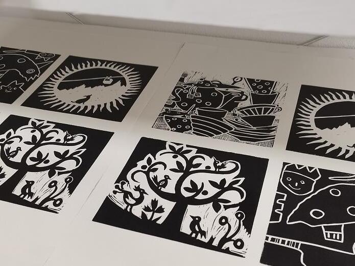 In der Werkstatt von Jannina Hector entstehen dekorative Drucke – ganz ohne Druck für die Teilnehmer.