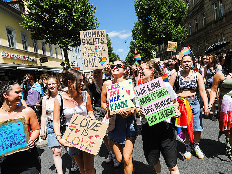 CSD Bamberg 2026So bunt und lebensfroh war der CSD 2026 in Bamberg CSD Bamberg 2026So bunt und lebensfroh war der CSD 2026 in Bamberg