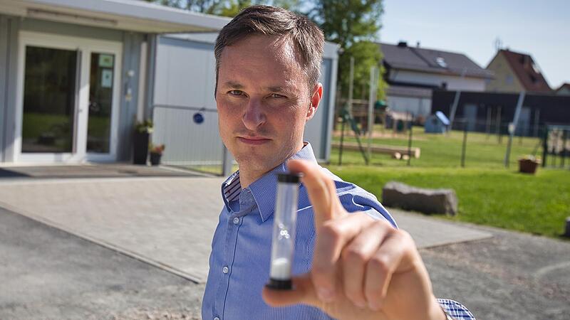 Michael Wrensch geh&ouml;rt zu den Eltern, die sauer sind. Seine Kinder geh&ouml;ren zu den 112 Awo-Kindern, die seit Jahren  in Containern untergebracht sind: &bdquo;Wann gibt es endlich Ergebnisse?&ldquo;