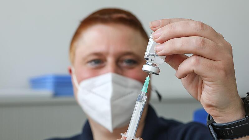 Das Impfzentrum in Forchheim ist für die Dritt-Impfungen bereit. In dieser Woche gibt es jedoch nur Impfstoff für Erst- und Zweitimpfungen.Forchheim & Fränkische Schweiz Das Impfzentrum in Forchheim ist für die Dritt-Impfungen bereit. In dieser Woche gibt es jedoch nur Impfstoff für Erst- und Zweitimpfungen.Forchheim & Fränkische Schweiz