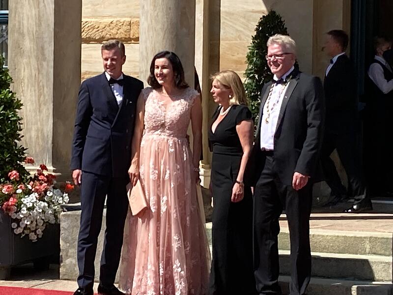 Dorothee Bär in Begleitung ihres Ehemanns Oliver