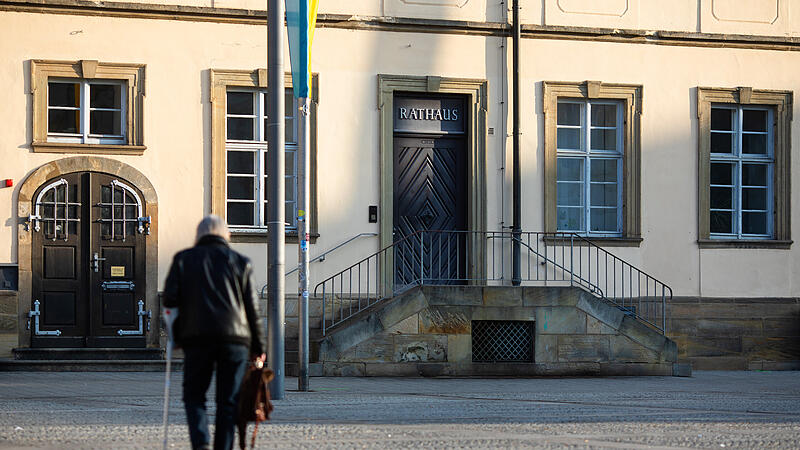 Das Bamberger Rathaus am Maxplatz Das Bamberger Rathaus am Maxplatz war in der Vergangenheit berüchtigt für fragwürfige Sonderzahlungen an seine Mitarbeiter.