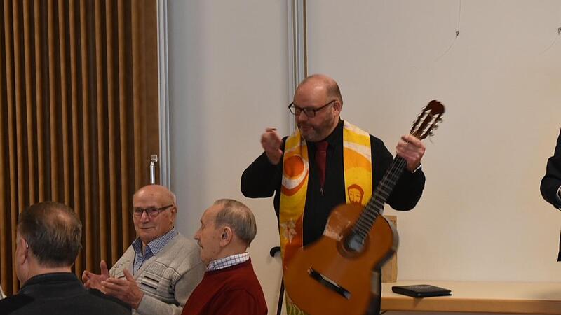 Segen für das  Pfarrheim St. Vitus in Ramsthal