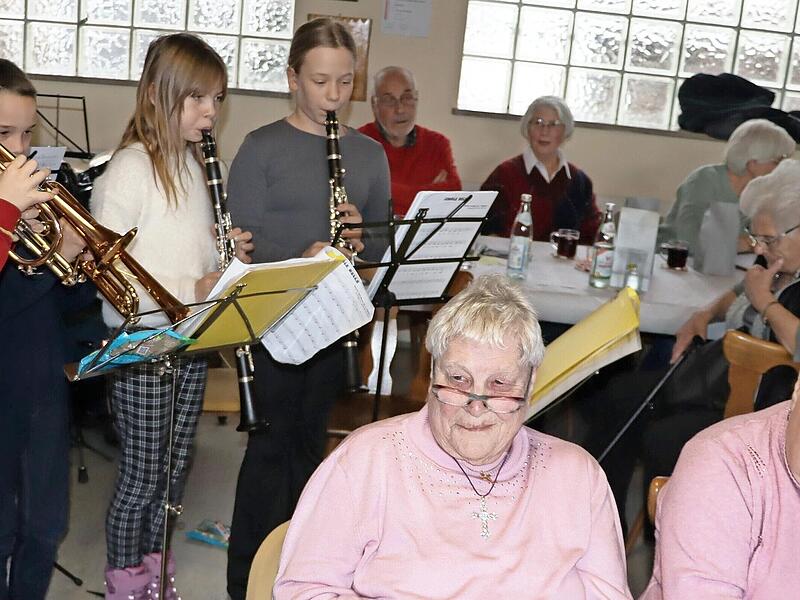 Junge Musiker unterhielten die Senioren beim Adventsnachmittag in Weismain.