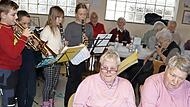 Junge Musiker unterhielten die Senioren beim Adventsnachmittag in Weismain. Junge Musiker unterhielten die Senioren beim Adventsnachmittag in Weismain.
