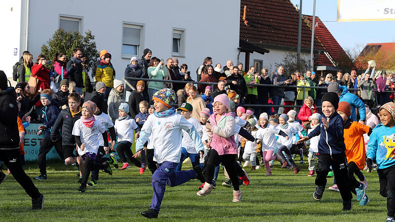 Bei der 22. Auflage des Fr&uuml;hlingslaufs des SV Merkendorf waren etwa 200 Starter dabei.