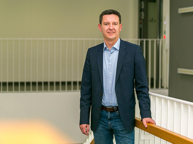 Viktor Naumann: &bdquo;Bei Kreditaufnahmen auf die Bremse treten"