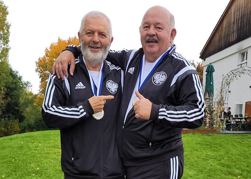 Dieter und Günter Rzehak bei der bayerischen Rasenkraftsport Meisterschaft