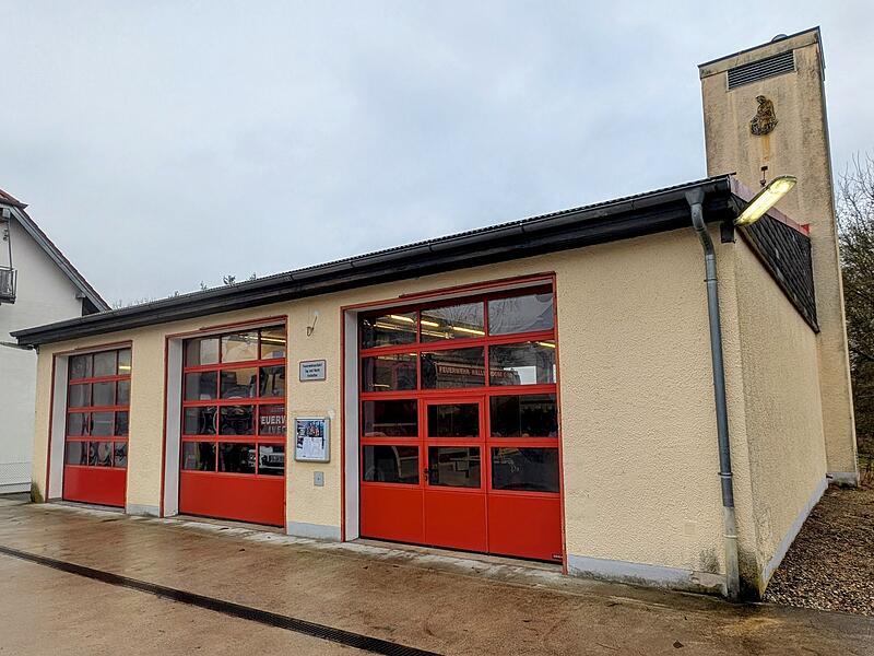 Das Feuerwehrhaus HallerndorfM&auml;nnerballettturnier in Effeltrich