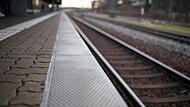 Mann stürzt in Gleis Mann stürzt in Gleis