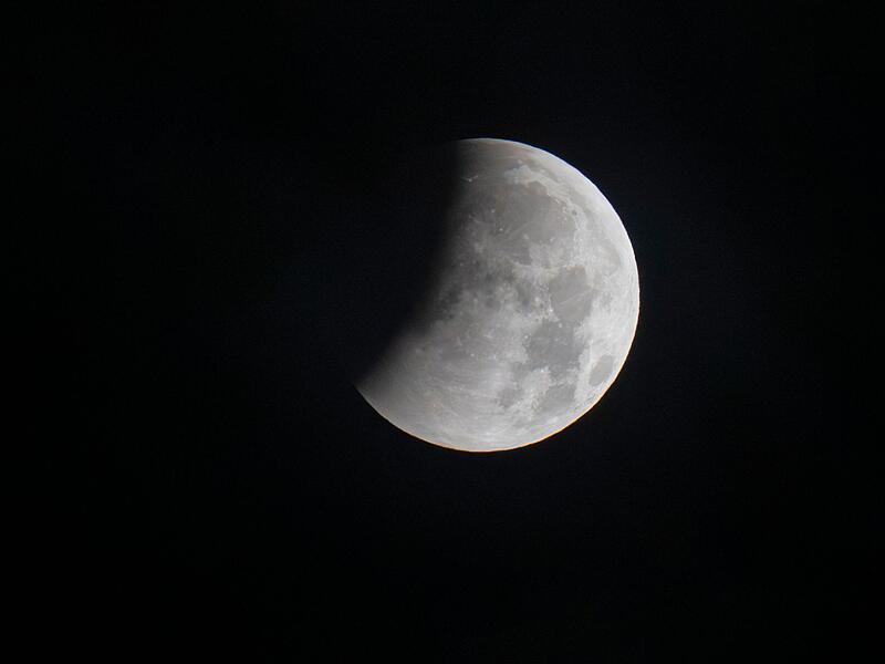 Partielle Mondfinsternis - Bayern Partielle Mondfinsternis - Bayern
