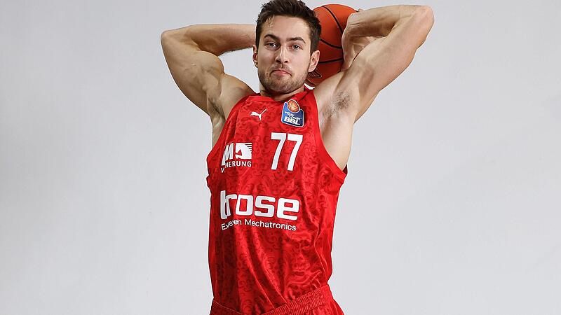 Tomas Kyzlink: Flug-Nr. 77 hebt in Bamberg ab, um sein Team noch in die Play-offs zu führen.