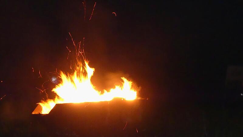 Das Mahnfeuer des Bauernverbandes bei Oerlenbach war weit zu sehen.