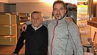 Eine Aufnahme aus dem Jahr 2019: Piero Sacilotto (links) mit seinem Sohn Frank, der die Familien-Pizzeria damals &uuml;bernommen hat.