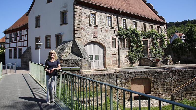 Elli B&ouml;ck leitet das Museum Herrenm&uuml;hle in Hammelburg.