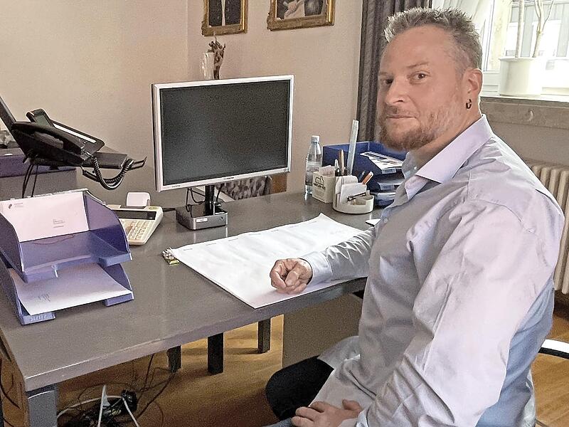 Der k&uuml;nftige B&uuml;rgermeister von Eltmann, Daniel Purkert: Dieser Tage immer auf dem Sprung und in Vorbereitungsgespr&auml;chen auf sein neues Amt als Stadtoberhaupt.