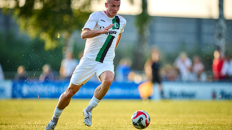 Christian Rzonsa wechselt zu Jahn Forchheim Christian Rzonsa beendet das Kapitel SC Eltersdorf nach einer Saison. Der Knipser wird bei Jahn Forchheim mit seinem Förderer René Ebert wiedervereint.