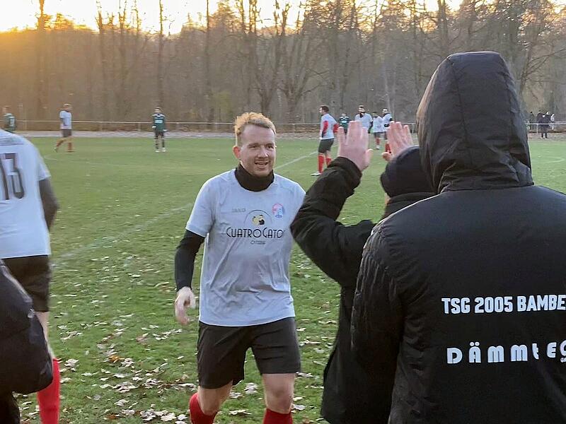 Dieses Spiel wird Stephan Jäger wohl nicht vergessen. Auf gefrorenem Boden schoss er seine TSG Bamberg zum überlebenswichtigen Sieg gegen Wachenroth.