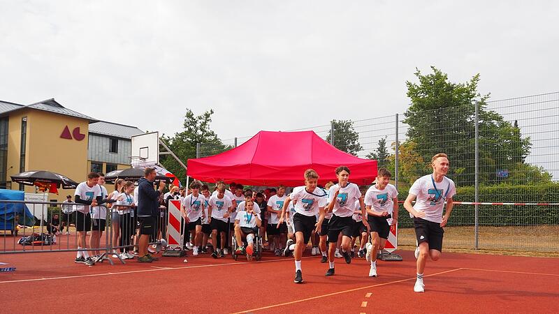 Die einzelnen Jahrgangsstufen sind zeitversetzt gestartet. Pro Jahrgang war ein  Zeitfenster von 40 Minuten vorgesehen.
