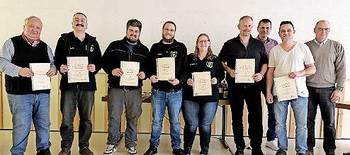 Die geehrten langj&auml;hrigen Mitglieder.