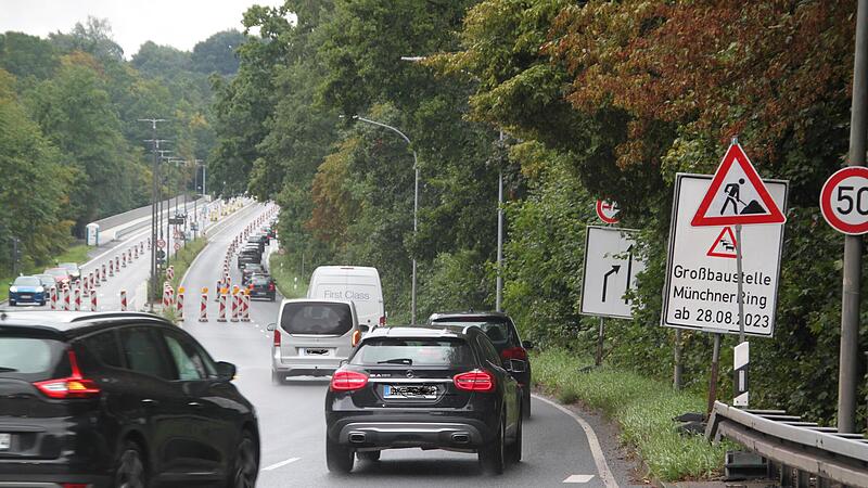 Die n&auml;chste Gro&szlig;baustelle wirft ihre Schatten voraus: Nun wird am M&uuml;nchner Ring der Asphalt erneuert.
