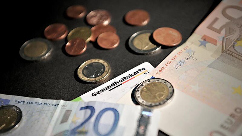 Experten befürchten mittelfristig einen starken Anstieg der Beiträge in der gesetzlichen Krankenversicherung. Experten befürchten mittelfristig einen starken Anstieg der Beiträge in der gesetzlichen Krankenversicherung.
