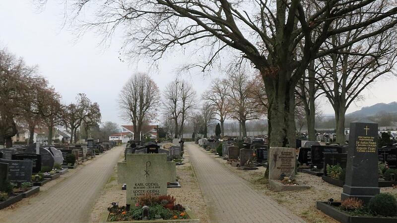 F&uuml;r die st&auml;dtischen Friedh&ouml;fe Bad Staffelstein (Bild), Frauendorf, Stublang und Wiesen steigt die Bestattungsgeb&uuml;hr.